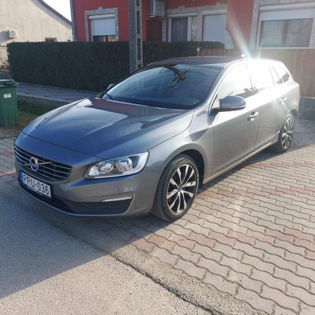 Volvo V60 2.0 D [D3] Kinetic Gynyr llapot!...